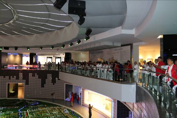 海峡两岸及海外周易专家学者参观考察中部易商谷和安阳城市规划馆.jpg 海峡两岸及海外周易专家学者参观考察中部易商谷和安阳城市规划馆.jpg