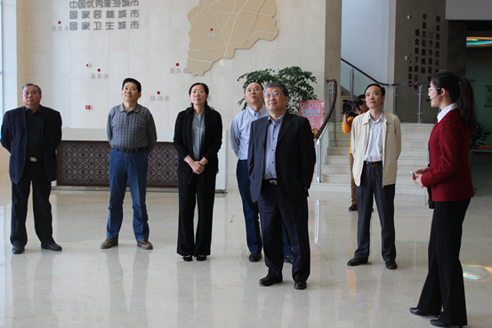 河南日报报业集团领导莅临安阳市城乡规划展示馆参观考察.png 河南日报报业集团领导莅临安阳市城乡规划展示馆参观考察.png