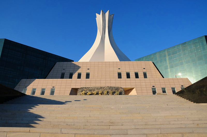 简介.jpg 简介.jpg