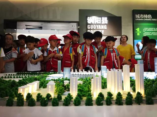 02新闻2.jpg 02新闻2.jpg