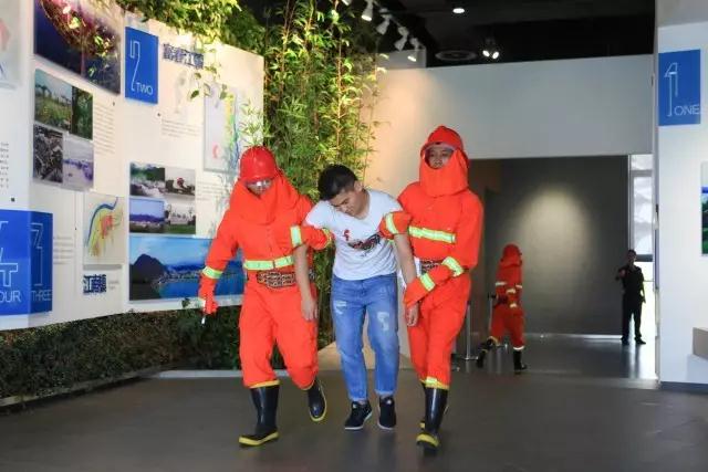 01新闻1.jpg 01新闻1.jpg