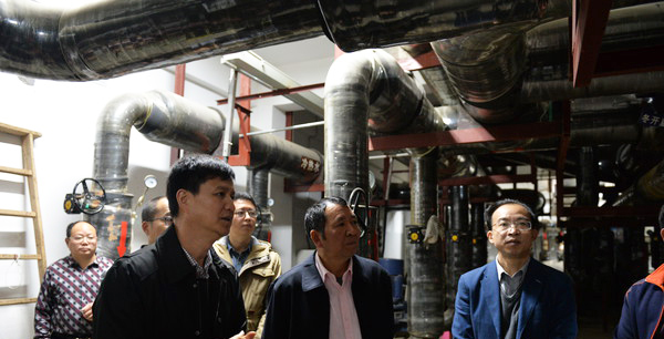 01黄振东一行考察昭山两型技术运用.jpg 01黄振东一行考察昭山两型技术运用.jpg