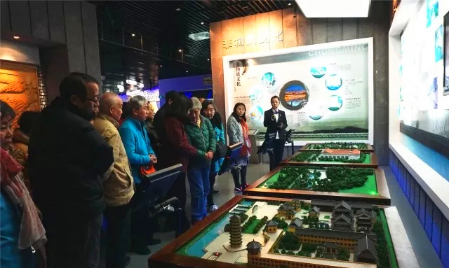 静安寺街道重点优抚对象参观崇明规划展示馆.jpg 静安寺街道重点优抚对象参观崇明规划展示馆.jpg