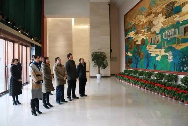 早春时节,北京来宾,名校学子齐来参观抚州城市规划展示馆.jpg 早春时节,北京来宾,名校学子齐来参观抚州城市规划展示馆.jpg