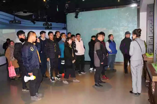 八一农大电气与信息学院参观大庆城市规划馆.jpg 八一农大电气与信息学院参观大庆城市规划馆.jpg