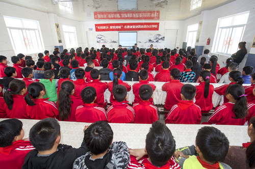“知我家乡·爱我港城”志愿者宣讲团走进两所新市民子女学校巡讲.jpg “知我家乡·爱我港城”志愿者宣讲团走进两所新市民子女学校巡讲.jpg