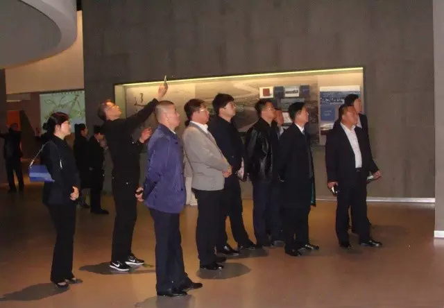 03县委统战部、县工商联组织部分民营企业政协委员参观盘锦市城市规划展览馆.webp.jpg 03县委统战部、县工商联组织部分民营企业政协委员参观盘锦市城市规划展览馆.webp.jpg