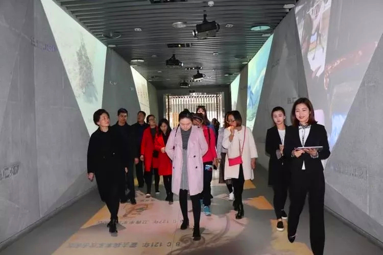 观新城规划 展宏伟蓝图 渭柳小学教师参观秦汉新城规划展览馆.webp.jpg 观新城规划 展宏伟蓝图 渭柳小学教师参观秦汉新城规划展览馆.webp.jpg