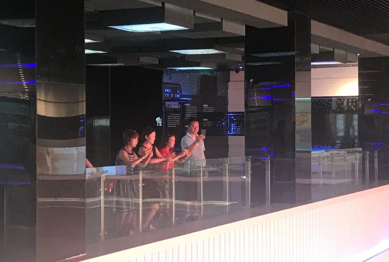 7月27日 公安局侯局长来规划馆参观.jpg