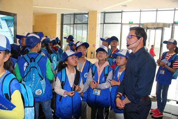 新华小记者走进怀远县规划展示馆.jpg 新华小记者走进怀远县规划展示馆.jpg