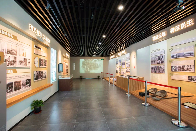 齐心协力 发展经济.jpg