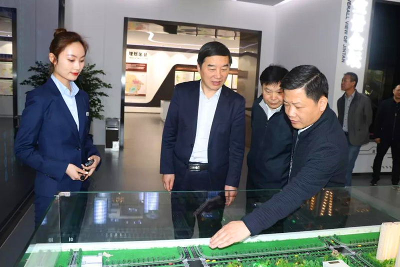 省纪委领导参观金坛城市形象馆.jpg 省纪委领导参观金坛城市形象馆.jpg