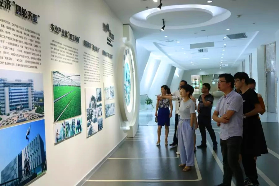 慈溪市委老干部局组织参观慈溪城市展览馆.jpg 慈溪市委老干部局组织参观慈溪城市展览馆.jpg