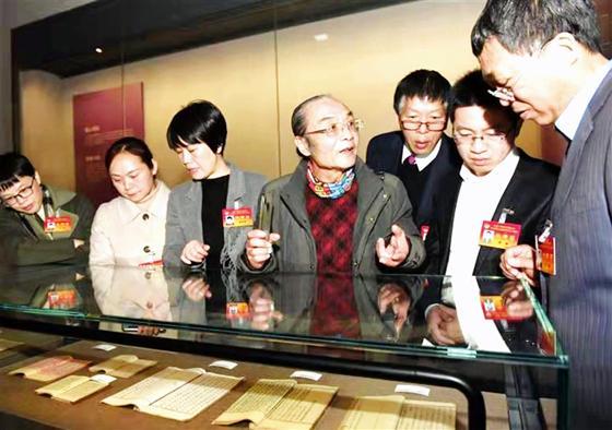 县政协委员视察县博物馆、县城市展示馆 .jpeg 县政协委员视察县博物馆、县城市展示馆 .jpeg