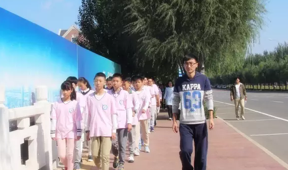 【幸福·学生】迢迢秋游兮,袅袅苏区情——沈阳市沈水实验学校初中部组织学生参观苏家屯区城市规划馆.png 【幸福·学生】迢迢秋游兮,袅袅苏区情——沈阳市沈水实验学校初中部组织学生参观苏家屯区城市规划馆.png