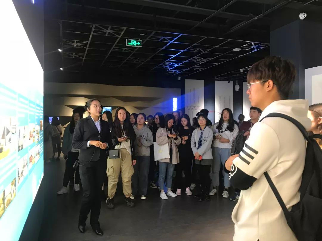 欧亚人居环境学院大一房地产专业参观曲江规划展览馆.jpg 欧亚人居环境学院大一房地产专业参观曲江规划展览馆.jpg