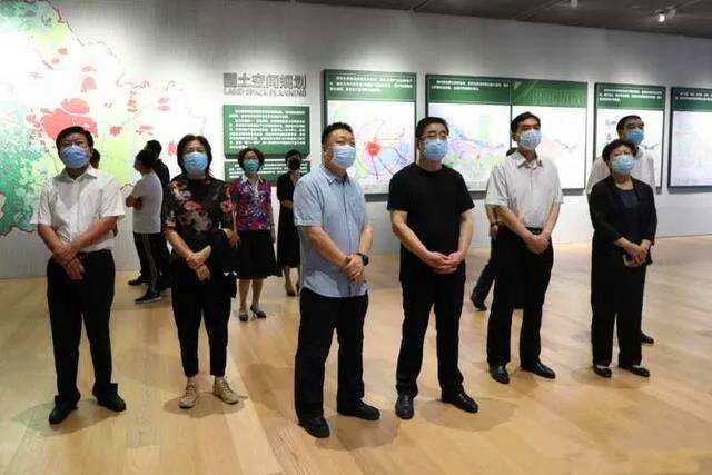 市人大常委会领导集体参观石家庄城市馆.jpg 市人大常委会领导集体参观石家庄城市馆.jpg